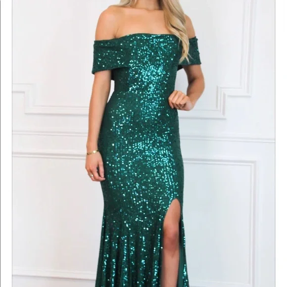 Emerald green sequence gown - Picture 2 of 3